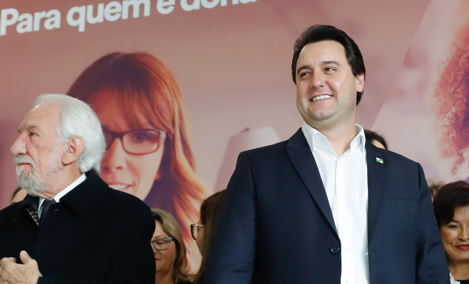 O governador Carlos Massa Ratinho Junior apresentou nesta terça-feira (24) o programa Banco da Mulher Paranaense, iniciativa do Governo do Estado para incentivar o empreendedorismo feminino em todos os setores econômicos, visando gerar mais emprego e renda no Estado.