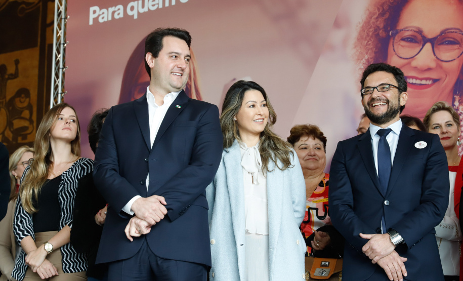 O governador Carlos Massa Ratinho Junior apresentou nesta terça-feira (24) o programa Banco da Mulher Paranaense, iniciativa do Governo do Estado para incentivar o empreendedorismo feminino em todos os setores econômicos, visando gerar mais emprego e renda no Estado.