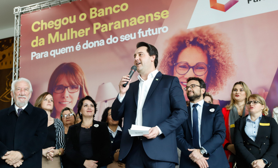 O governador Carlos Massa Ratinho Junior apresentou nesta terça-feira (24) o programa Banco da Mulher Paranaense, iniciativa do Governo do Estado para incentivar o empreendedorismo feminino em todos os setores econômicos, visando gerar mais emprego e renda no Estado.