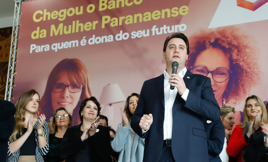 O governador Carlos Massa Ratinho Junior apresentou nesta terça-feira (24) o programa Banco da Mulher Paranaense, iniciativa do Governo do Estado para incentivar o empreendedorismo feminino em todos os setores econômicos, visando gerar mais emprego e renda no Estado.