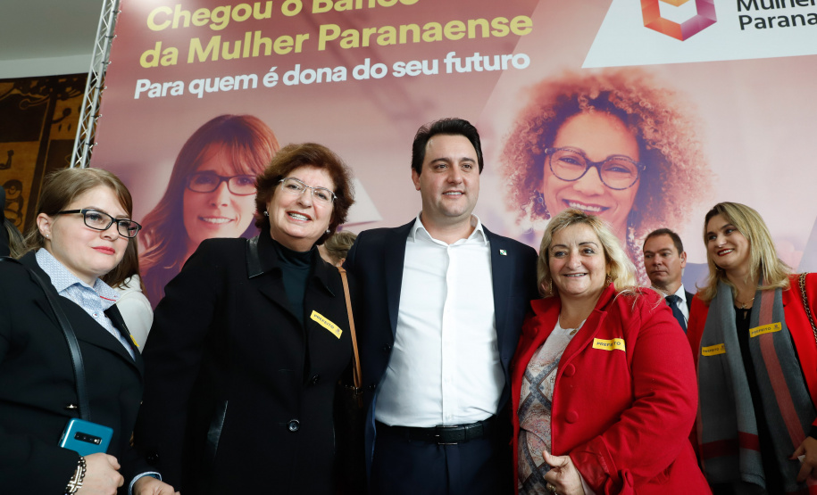 O governador Carlos Massa Ratinho Junior apresentou nesta terça-feira (24) o programa Banco da Mulher Paranaense, iniciativa do Governo do Estado para incentivar o empreendedorismo feminino em todos os setores econômicos, visando gerar mais emprego e renda no Estado.