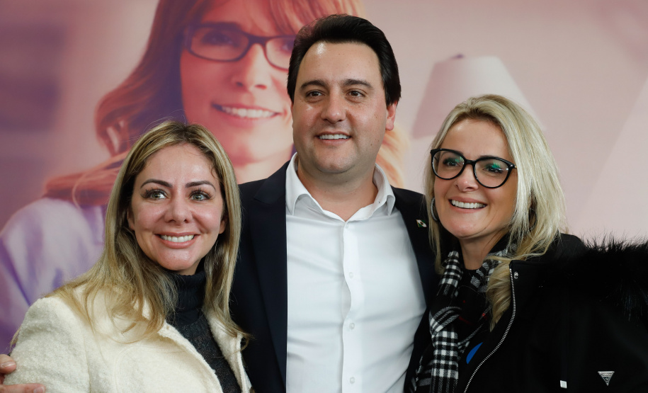 O governador Carlos Massa Ratinho Junior apresentou nesta terça-feira (24) o programa Banco da Mulher Paranaense, iniciativa do Governo do Estado para incentivar o empreendedorismo feminino em todos os setores econômicos, visando gerar mais emprego e renda no Estado.
