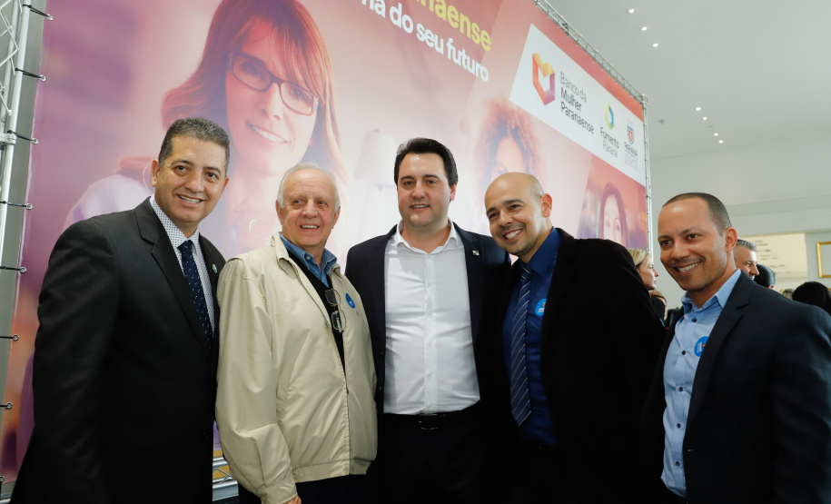O governador Carlos Massa Ratinho Junior apresentou nesta terça-feira (24) o programa Banco da Mulher Paranaense, iniciativa do Governo do Estado para incentivar o empreendedorismo feminino em todos os setores econômicos, visando gerar mais emprego e renda no Estado.