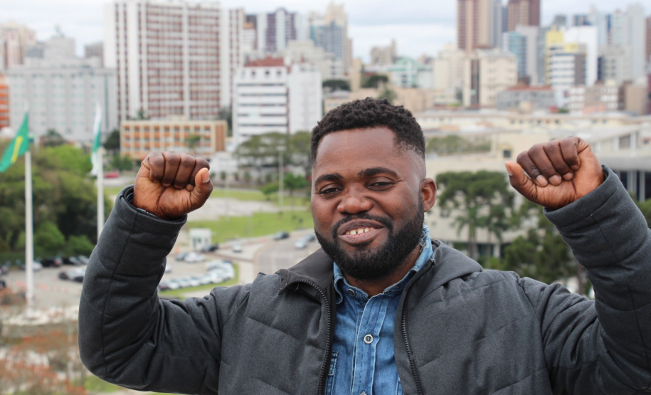 Curitiba recebe pela primeira vez a Copa do Mundo dos Refugiados. A competição tem entrada gratuita e começa sábado (28) com os jogos da fase preliminar, disputados no Centro de Educação Física e Desporto da Universidade Federal do Paraná, no Jardim das Américas. Já as disputas de terceiro e quarto lugares e a grande final serão no domingo (29), no Estádio do Pinhão, em São José dos Pinhais.Foto: Eduardo Aguiar/SEJUF