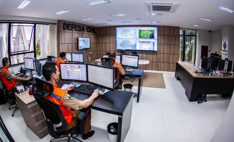Uma nova funcionalidade incluída no aplicativo do Sistema de Defesa Civil do Paraná (SISDC) permite que os municípios comuniquem imediatamente a ocorrência de desastre ou evento climático, agilizando o tempo de resposta do Estado. Foto: Divulgação/Defesa Civil