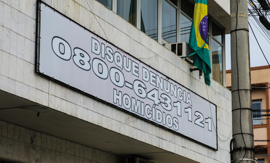 A delegada Camila Cecconelo concede entrevista coletiva nesta quarta-feira (25), para falar sobre o interrogatório do suspeito pelo homicídio da menina Rachel Genofre. A Polícia Civil do Paraná interrogou o suspeito nesta terça-feira (24), em Sorocaba, onde está preso. Foto: Geraldo BUbniak/AEN