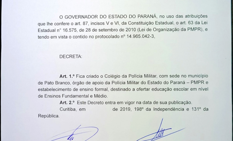 O Governo do Paraná deu início nesta quarta-feira (25) ao processo de implantação do Colégio da Polícia Militar de Pato Branco, que vai ocupar a estrutura do atual Colégio Estadual La Salle