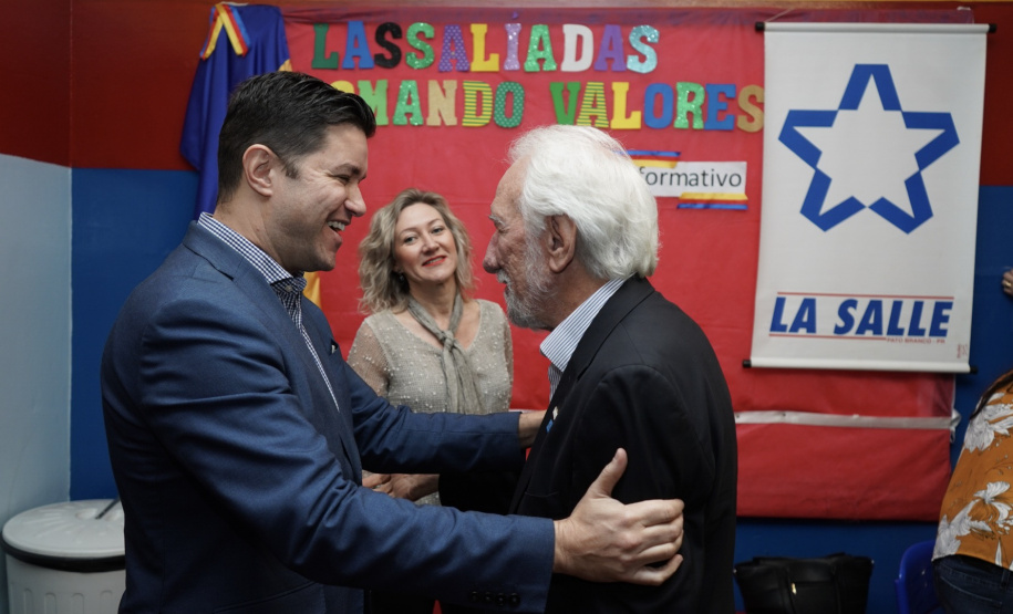 O Governo do Paraná deu início nesta quarta-feira (25) ao processo de implantação do Colégio da Polícia Militar de Pato Branco, que vai ocupar a estrutura do atual Colégio Estadual La Salle