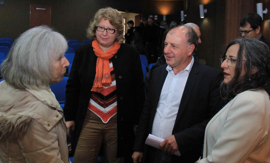 O secretário estadual do Desenvolvimento Urbano e de Obras Públicas, João Carlos Ortega, falou nesta quarta-feira (25) no Fórum “Regiões Metropolitanas do Paraná”, no Auditório do Simepar, sobre o trabalho realizado no Paraná e as perspectivas do Planejamento Regional Integrado e, ainda, as polêmicas sobre as oito regiões metropolitanas do Paraná.