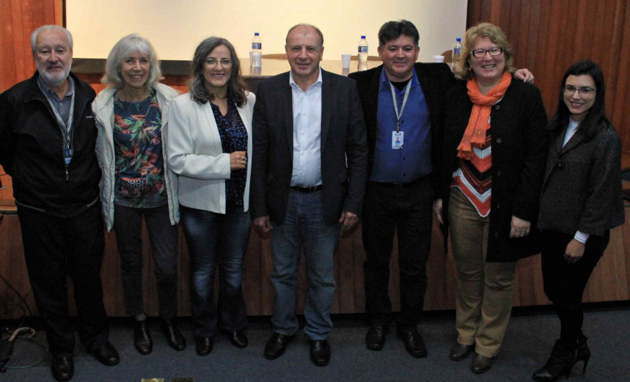 O secretário estadual do Desenvolvimento Urbano e de Obras Públicas, João Carlos Ortega, falou nesta quarta-feira (25) no Fórum “Regiões Metropolitanas do Paraná”, no Auditório do Simepar, sobre o trabalho realizado no Paraná e as perspectivas do Planejamento Regional Integrado e, ainda, as polêmicas sobre as oito regiões metropolitanas do Paraná.