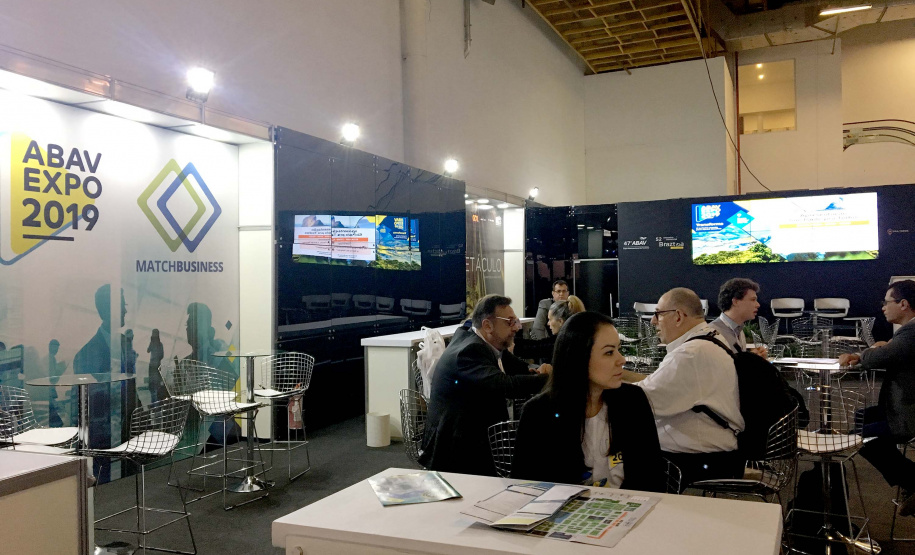 A Paraná Turismo finalizou nesta sexta-feira (27) a participação em uma das maiores feiras do setor e de negócios do País – 47ª Abav Expo Internacional de Turismo e 52º Encontro Comercial Braztoa, que aconteceu em São Paulo. Durante três dias, assessores técnicos apresentaram o potencial turístico do Estado, com diversas atividades, como palestras e painéis do trade relacionados a investimentos, mostrando as regiões turísticas do Paraná. Foto: Edson Thomaz/Paraná Turismo