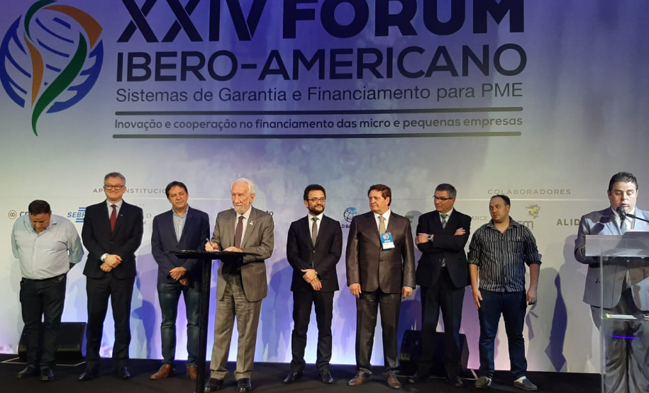 Fomento Paraná e SGC Central criam nova linha de crédito. A iniciativa conjunta foi apresentada durante o XXIV Fórum Ibero-americano de Sistemas de Garantia e Financiamento para Micro, Pequenas e Médias Empresas, realizado em Foz do Iguaçu, quinta e sexta-feira, com a participação do vice-governador Darci Piana. O evento organizado pela Rede Iberoamericana de Garantias (Regar) e SGC Central teve como tema Inovação e cooperação no financiamento das PME.Foto: Divulgação/Vice-governadoria