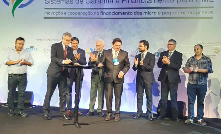 Fomento Paraná e SGC Central criam nova linha de crédito. A iniciativa conjunta foi apresentada durante o XXIV Fórum Ibero-americano de Sistemas de Garantia e Financiamento para Micro, Pequenas e Médias Empresas, realizado em Foz do Iguaçu, quinta e sexta-feira, com a participação do vice-governador Darci Piana. O evento organizado pela Rede Iberoamericana de Garantias (Regar) e SGC Central teve como tema Inovação e cooperação no financiamento das PME.Foto: Divulgação/Vice-governadoria
