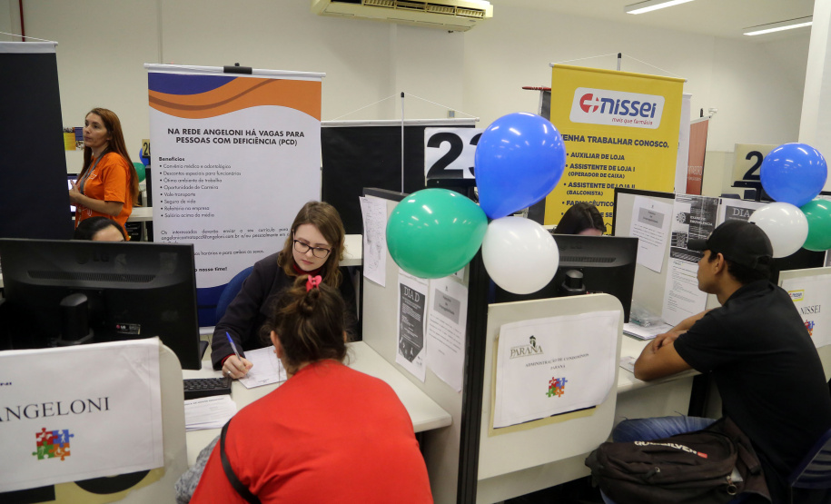 Agência do Trabalhador de Curitiba atende mais de mil pessoas com deficiência no Dia D. Foto: Gilson Abreu/AEN