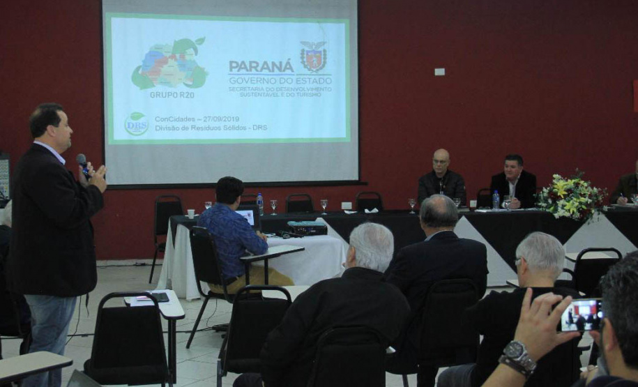 Aconteceu nesta sexta-feira (27) a 43ª Reunião Ordinária do Conselho Estadual das Cidades (Concidades). Uma das questões principais foi a intensificação das atividades a partir da sua restruturação e de programas de qualificação dos seus integrantes. Foto: Divulgação/SEDU