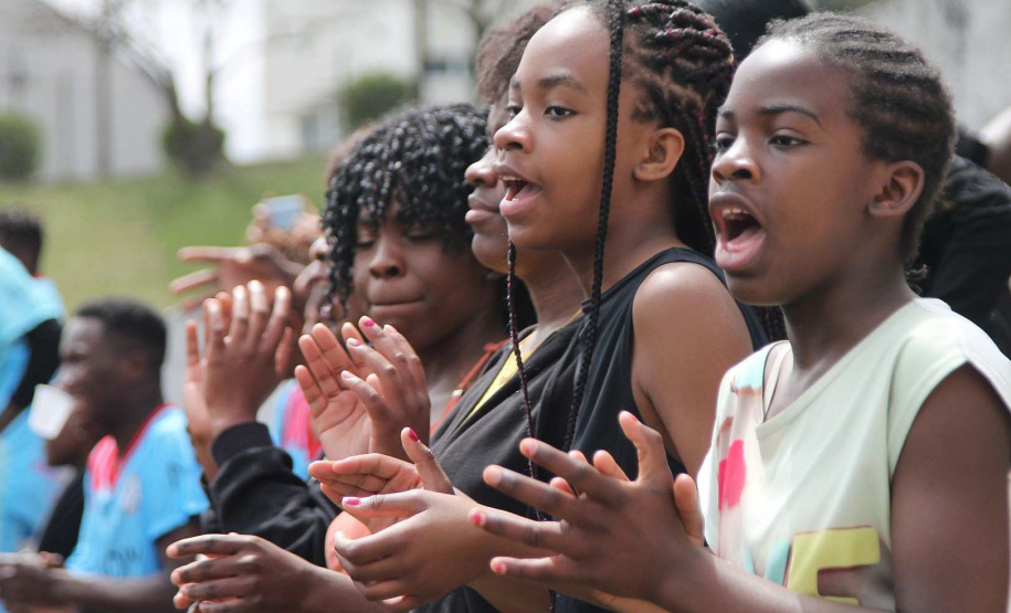 Depois de dois dias de disputas, a seleção da Colômbia sagrou-se a campeã da etapa paranaense da Copa dos Refugiados e Migrantes 2019. Na final, realizada neste domingo (29), no estádio do Pinhão, de São José dos Pinhais, os colombianos venceram o time da Argentina nos pênaltis, após empate por 1 a 1, e representarão o Paraná e seu país de origem na etapa final no Maracanã (Rio de Janeiro), com os vencedores de cada estado. Foto: Divulgação/SEJUF