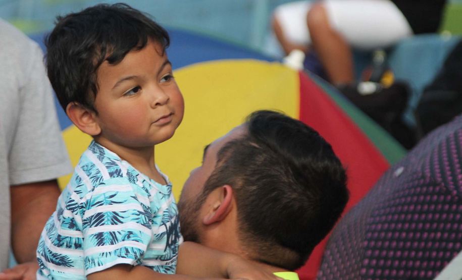 Depois de dois dias de disputas, a seleção da Colômbia sagrou-se a campeã da etapa paranaense da Copa dos Refugiados e Migrantes 2019. Na final, realizada neste domingo (29), no estádio do Pinhão, de São José dos Pinhais, os colombianos venceram o time da Argentina nos pênaltis, após empate por 1 a 1, e representarão o Paraná e seu país de origem na etapa final no Maracanã (Rio de Janeiro), com os vencedores de cada estado. Foto: Divulgação/SEJUF