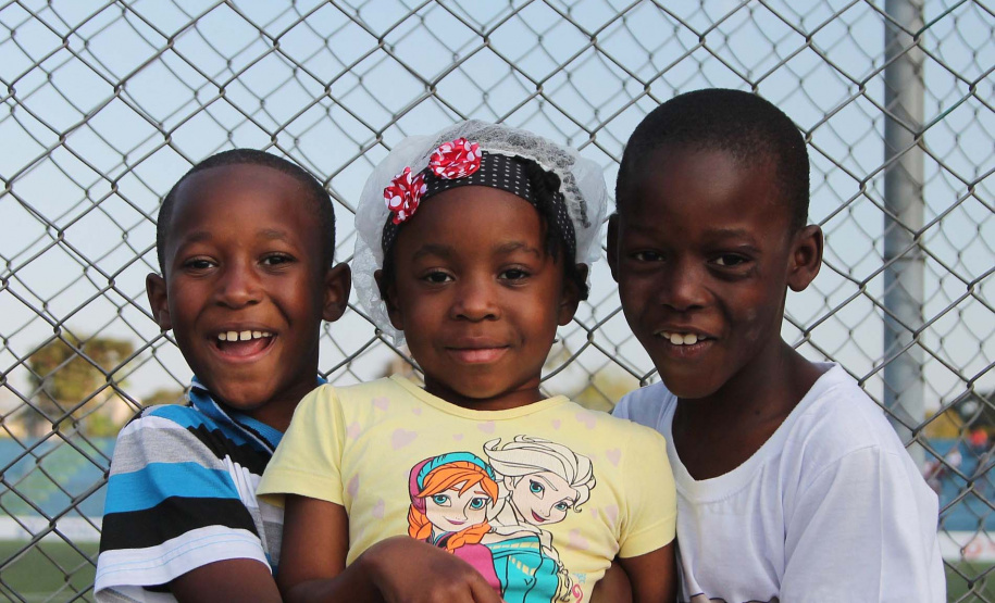 Depois de dois dias de disputas, a seleção da Colômbia sagrou-se a campeã da etapa paranaense da Copa dos Refugiados e Migrantes 2019. Na final, realizada neste domingo (29), no estádio do Pinhão, de São José dos Pinhais, os colombianos venceram o time da Argentina nos pênaltis, após empate por 1 a 1, e representarão o Paraná e seu país de origem na etapa final no Maracanã (Rio de Janeiro), com os vencedores de cada estado. Foto: Divulgação/SEJUF