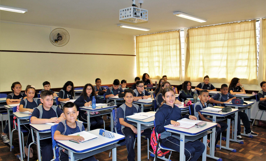 Garantir a presença do aluno em sala é uma das principais frentes da atual gestão da Secretaria de Estado da Educação e do Esporte. Desde que o Programa Presente na Escola foi lançado, em maio, as instituições de ensino do Paraná vestiram a camisa do combate ao abandono escolar. Foto: Divulgação/SEED