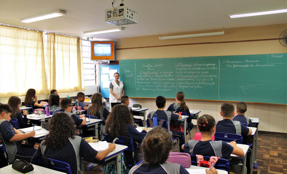 Garantir a presença do aluno em sala é uma das principais frentes da atual gestão da Secretaria de Estado da Educação e do Esporte. Desde que o Programa Presente na Escola foi lançado, em maio, as instituições de ensino do Paraná vestiram a camisa do combate ao abandono escolar. Foto: Divulgação/SEED