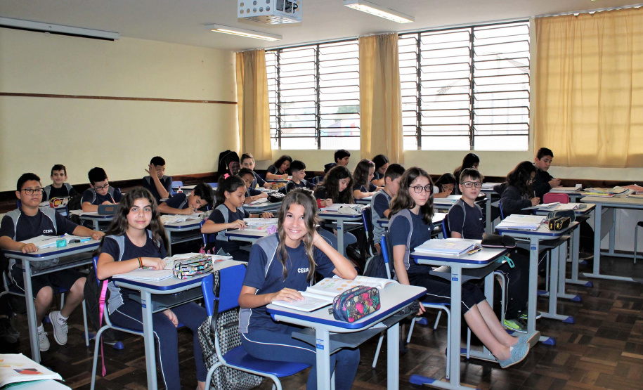 Garantir a presença do aluno em sala é uma das principais frentes da atual gestão da Secretaria de Estado da Educação e do Esporte. Desde que o Programa Presente na Escola foi lançado, em maio, as instituições de ensino do Paraná vestiram a camisa do combate ao abandono escolar. Foto: Divulgação/SEED