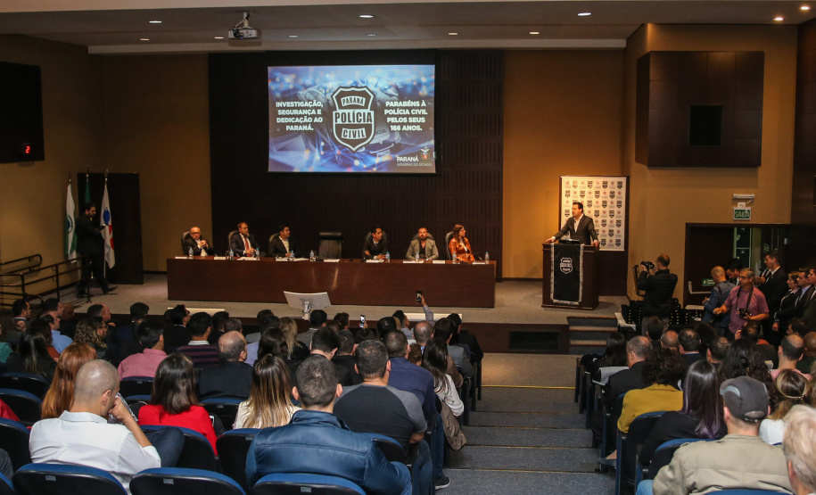 O governador Carlos Massa Ratinho Junior participa nesta segunda-feira (30), da comemoração do aniversário de 166 anos da Polícia Civil no Paraná na sede da OAB Paraná, em Curitiba .   30/09/2019 - Foto: Geraldo Bubniak/AEN