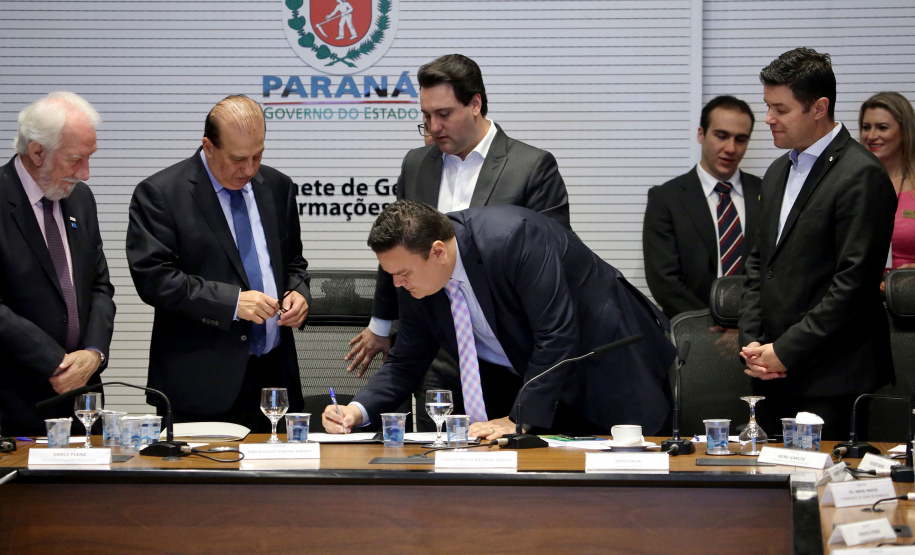 Governador Carlos Massa Ratinho Junior durante reunião com a equipe de governo. Curitiba,01/10/2019 - Foto: José Fernando Ogura/AEN