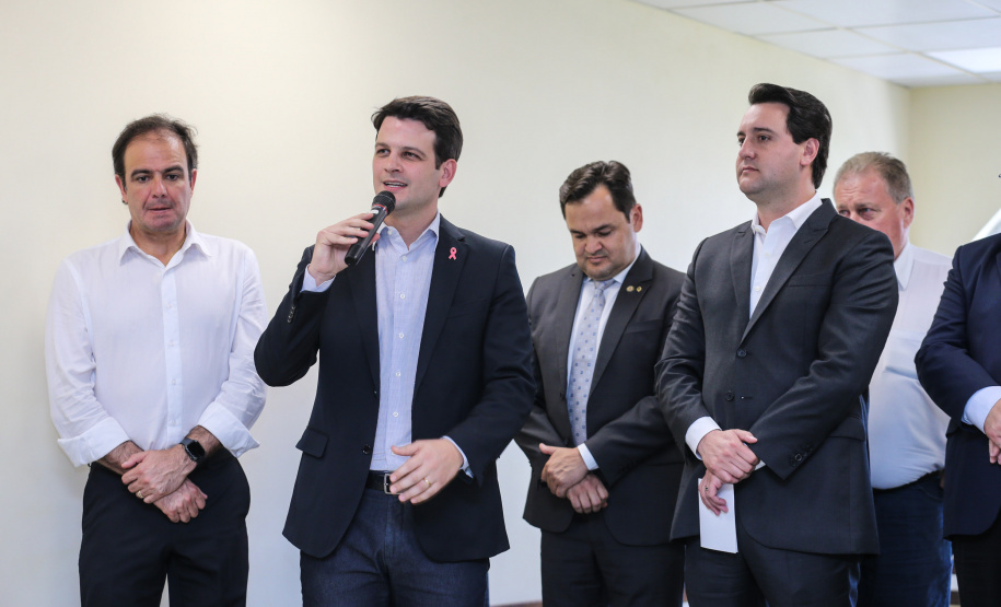 O governador Carlos Massa Ratinho Junior inaugura nesta terça-feira (01), novos leitos de UTI do Hospital de Reabilitação Ana Carolina Moura Xavier, de Curitiba. O espaço, que estava fechado há dez anos. 01/10/2019 - Foto: Geraldo Bubniak/AEN