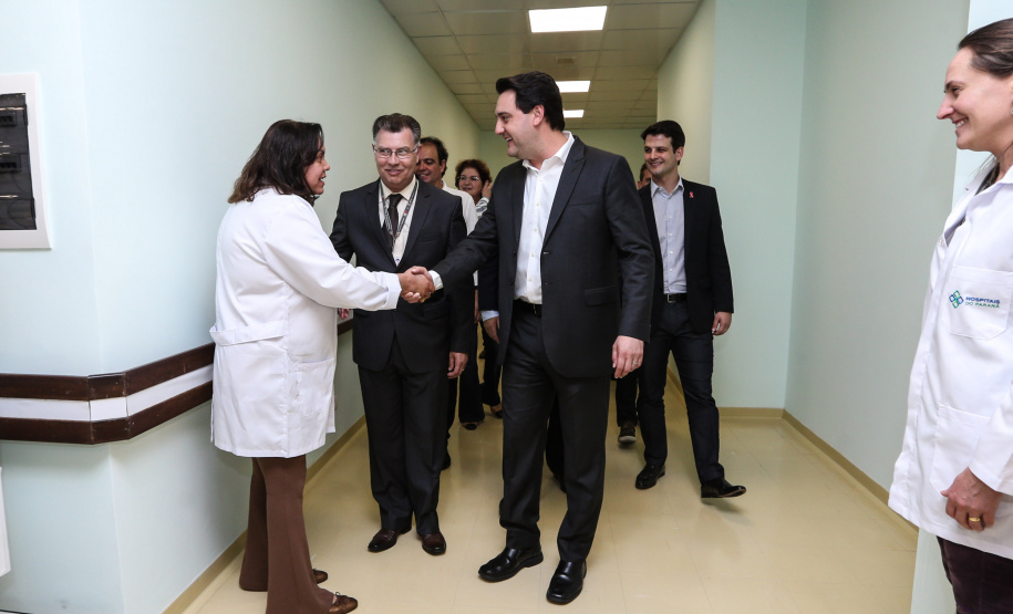 O governador Carlos Massa Ratinho Junior inaugura nesta terça-feira (01), novos leitos de UTI do Hospital de Reabilitação Ana Carolina Moura Xavier, de Curitiba. O espaço, que estava fechado há dez anos. 01/10/2019 - Foto: Geraldo Bubniak/AEN