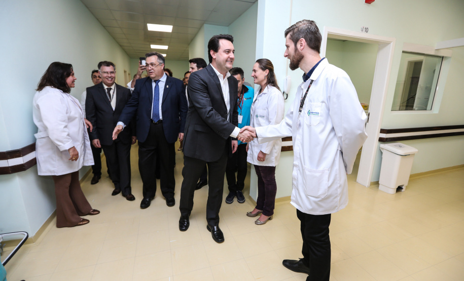 O governador Carlos Massa Ratinho Junior inaugura nesta terça-feira (01), novos leitos de UTI do Hospital de Reabilitação Ana Carolina Moura Xavier, de Curitiba. O espaço, que estava fechado há dez anos. 01/10/2019 - Foto: Geraldo Bubniak/AEN