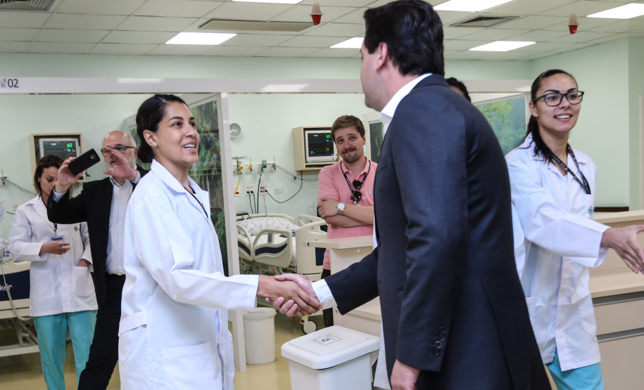 O governador Carlos Massa Ratinho Junior inaugura nesta terça-feira (01), novos leitos de UTI do Hospital de Reabilitação Ana Carolina Moura Xavier, de Curitiba. O espaço, que estava fechado há dez anos. 01/10/2019 - Foto: Geraldo Bubniak/AEN
