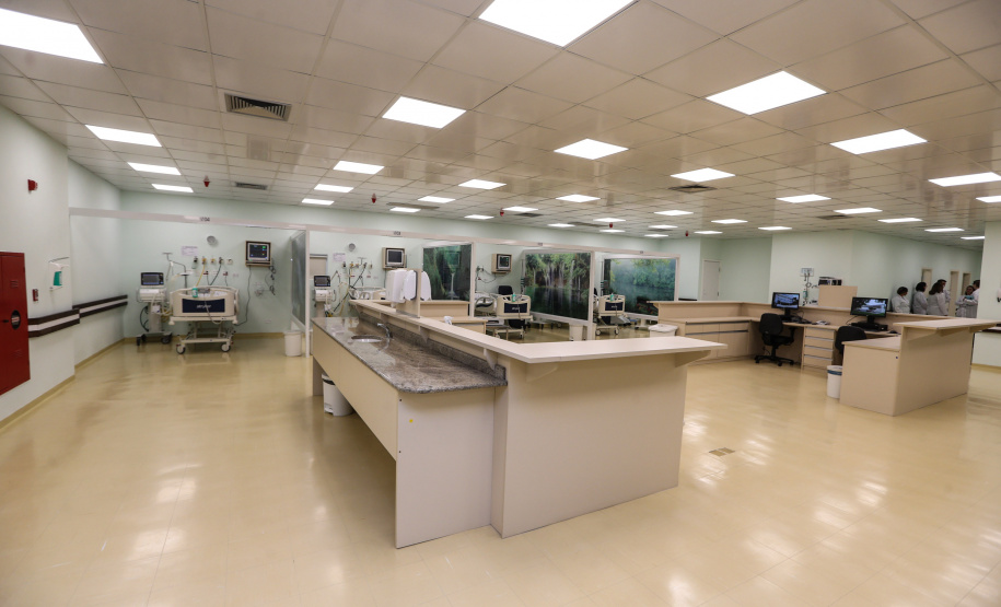 O governador Carlos Massa Ratinho Junior inaugura nesta terça-feira (01), novos leitos de UTI do Hospital de Reabilitação Ana Carolina Moura Xavier, de Curitiba. O espaço, que estava fechado há dez anos. 01/10/2019 - Foto: Geraldo Bubniak/AEN