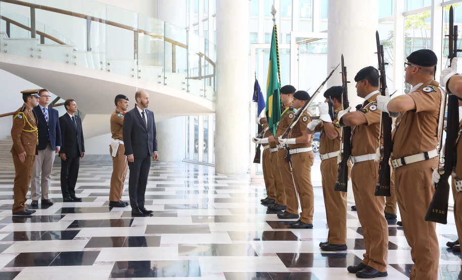 Governador Carlos Massa Ratinho Junior recebe o embaixador da Finlândia, Jouko Leinonen. Curitiba,01/10/2019 Foto:Jaelson Lucas / AEN