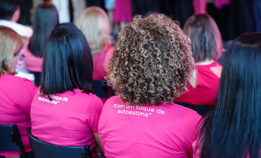O Paraná deu início à mobilização do Outubro Rosa. Neste ano, as ações de prevenção e promoção do cuidado integral da saúde das mulheres serão levadas a 43 municípios. Elas fazem parte da campanha Paraná Rosa, lançada nesta terça-feira (1º), no Palácio Iguaçu, pelo governador Carlos Massa Ratinho Junior e pela primeira-dama Luciana Saito Massa.