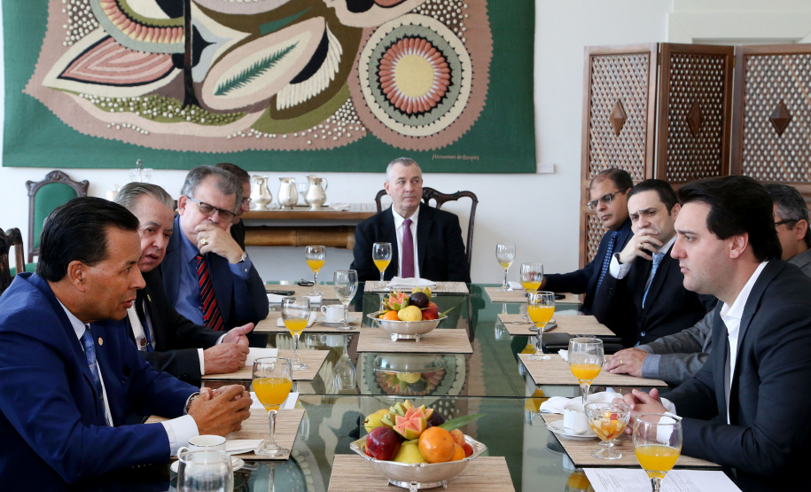 Governador Carlos Massa Ratinho Junior recebeu pastores da diretoria da Convenção das Igrejas Assembléia de Deus no Paraná.Foto Gilson Abreu/ANP