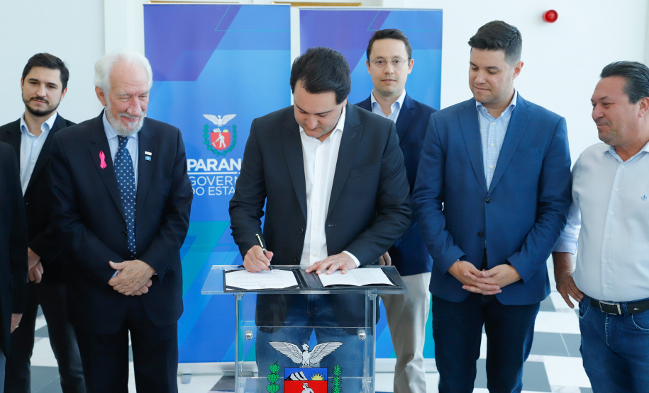 Em busca de transparência e legitimidade nos processos de concessão, que alie tarifas justas a serviços de qualidade para a população, o Governo do Paraná adota ações para fortalecer a Agência Reguladora de Serviços Públicos Delegados de Infraestrutura do Paraná (Agepar).

Nesta quarta-feira (2), o governador Carlos Massa Ratinho Junior assinou decreto de nomeação dos 20 primeiros servidores efetivos que irão compor o quadro próprio da agência.