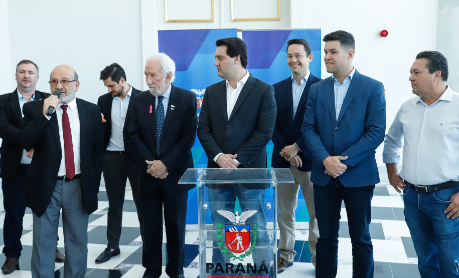 Em busca de transparência e legitimidade nos processos de concessão, que alie tarifas justas a serviços de qualidade para a população, o Governo do Paraná adota ações para fortalecer a Agência Reguladora de Serviços Públicos Delegados de Infraestrutura do Paraná (Agepar).

Nesta quarta-feira (2), o governador Carlos Massa Ratinho Junior assinou decreto de nomeação dos 20 primeiros servidores efetivos que irão compor o quadro próprio da agência.