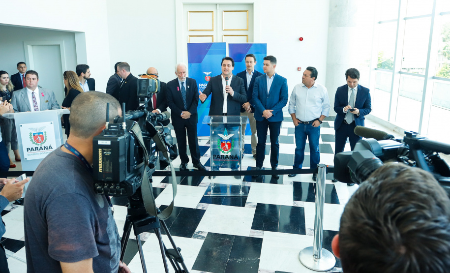 Em busca de transparência e legitimidade nos processos de concessão, que alie tarifas justas a serviços de qualidade para a população, o Governo do Paraná adota ações para fortalecer a Agência Reguladora de Serviços Públicos Delegados de Infraestrutura do Paraná (Agepar).

Nesta quarta-feira (2), o governador Carlos Massa Ratinho Junior assinou decreto de nomeação dos 20 primeiros servidores efetivos que irão compor o quadro próprio da agência.