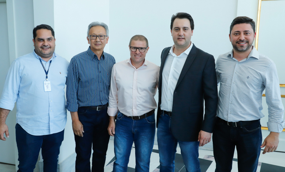 Em busca de transparência e legitimidade nos processos de concessão, que alie tarifas justas a serviços de qualidade para a população, o Governo do Paraná adota ações para fortalecer a Agência Reguladora de Serviços Públicos Delegados de Infraestrutura do Paraná (Agepar).

Nesta quarta-feira (2), o governador Carlos Massa Ratinho Junior assinou decreto de nomeação dos 20 primeiros servidores efetivos que irão compor o quadro próprio da agência.