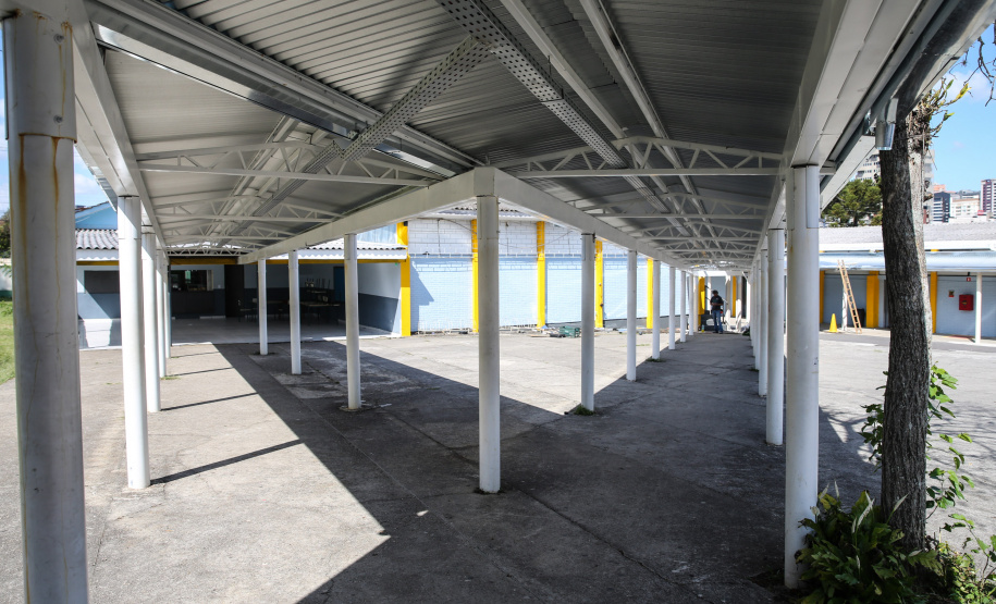 Obras de melhoria no Colégio Estadual Júlia Wanderley no Batel em Curitiba. 30/09/2019  -  Foto: Geraldo Bubniak/AEN