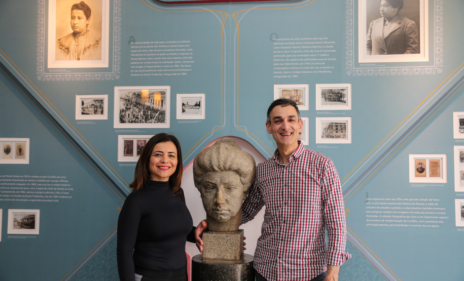 Diretores Cristiano André Gonçalves e Valéria Meller Pereira da Silva.  Obras de melhoria no Colégio Estadual Júlia Wanderley no Batel em Curitiba. 30/09/2019  -  Foto: Geraldo Bubniak/AEN