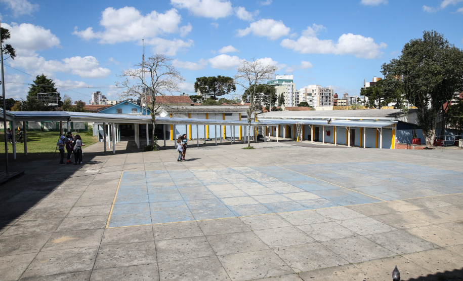 Obras de melhoria no Colégio Estadual Júlia Wanderley no Batel em Curitiba. 30/09/2019  -  Foto: Geraldo Bubniak/AEN