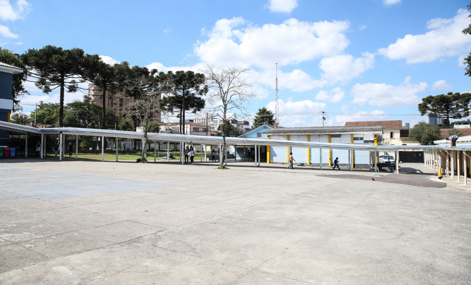 Obras de melhoria no Colégio Estadual Júlia Wanderley no Batel em Curitiba. 30/09/2019  -  Foto: Geraldo Bubniak/AEN