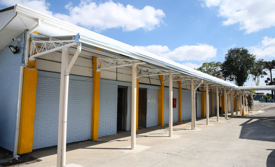 Obras de melhoria no Colégio Estadual Júlia Wanderley no Batel em Curitiba. 30/09/2019  -  Foto: Geraldo Bubniak/AEN