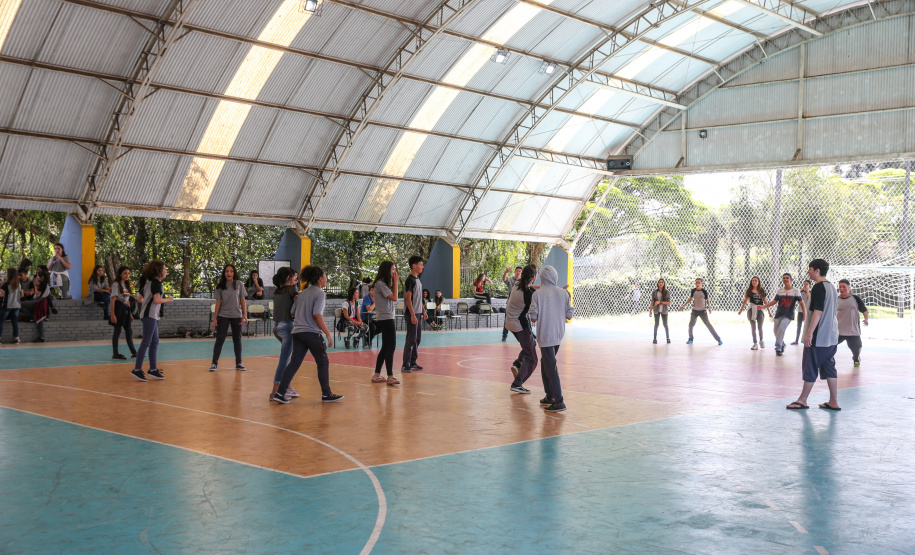 Jogos entre alunos do Colégio Estadual Júlia Wanderley no Batel em Curitiba. 30/09/2019  -  Foto: Geraldo Bubniak/AEN