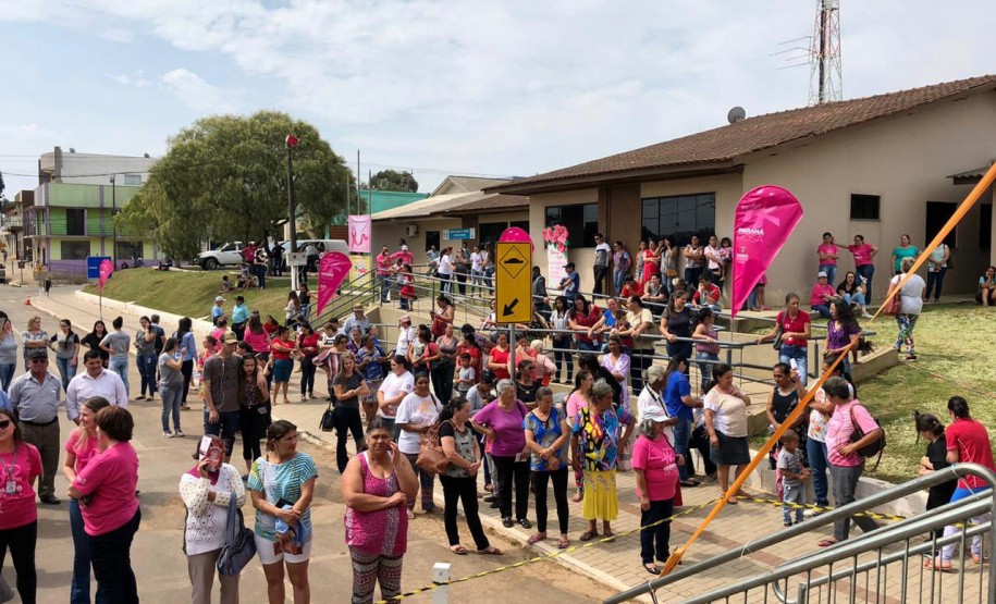 Começou nesta quarta-feira (2) em Coronel Domingo Soares e Cândido de Abreu o Paraná Rosa, campanha que vai passar por 43 municípios do Estado levando ações de prevenção e promoção do cuidado integral à saúde das mulheres. Foto: Divulgação/SESA