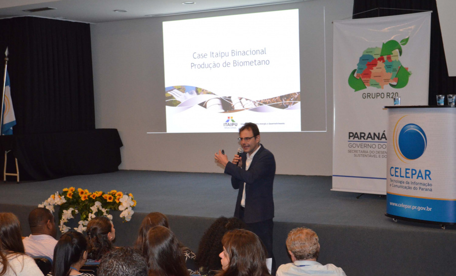 A Divisão de Resíduos Sólidos da Secretaria de Estado do Desenvolvimento Sustentável e do Turismo promoveu encontro nessa quarta-feira (02), em Curitiba, um encontro para discutir os principais avanços, projetos e dificuldades na área de resíduos sólidos no Paraná