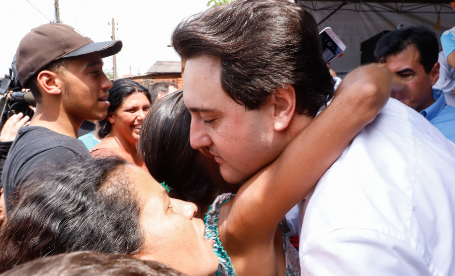 Londrina e outros sete municípios do Norte do Paraná terão R$ 29,8 milhões para fazer investimentos em escolas, ruas, centro cultural e compra de equipamentos. O governador Carlos Massa Ratinho Junior esteve nesta quinta-feira (03) em Londrina, onde recebeu os prefeitos e autorizou as licitações e homologações dos projetos.