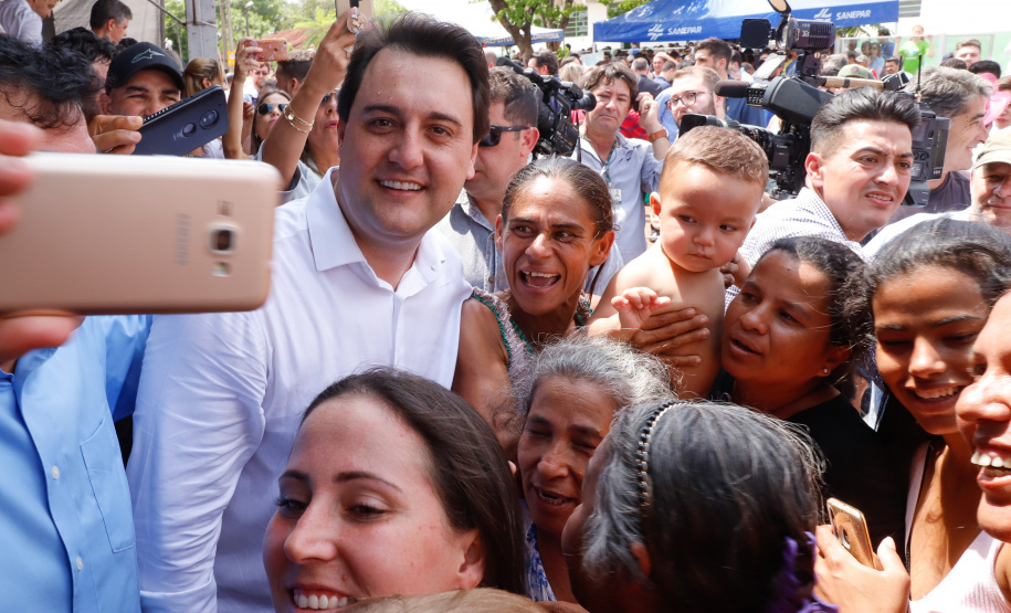 Londrina e outros sete municípios do Norte do Paraná terão R$ 29,8 milhões para fazer investimentos em escolas, ruas, centro cultural e compra de equipamentos. O governador Carlos Massa Ratinho Junior esteve nesta quinta-feira (03) em Londrina, onde recebeu os prefeitos e autorizou as licitações e homologações dos projetos.