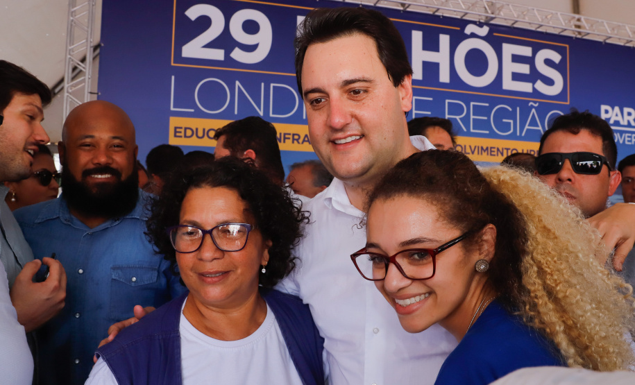 Londrina e outros sete municípios do Norte do Paraná terão R$ 29,8 milhões para fazer investimentos em escolas, ruas, centro cultural e compra de equipamentos. O governador Carlos Massa Ratinho Junior esteve nesta quinta-feira (03) em Londrina, onde recebeu os prefeitos e autorizou as licitações e homologações dos projetos.